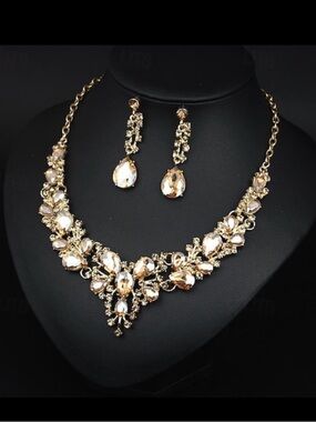 Bridal Jewelry BIG STATEMENT Pieces Glass Alloy Teardrop Necklace and Earrings